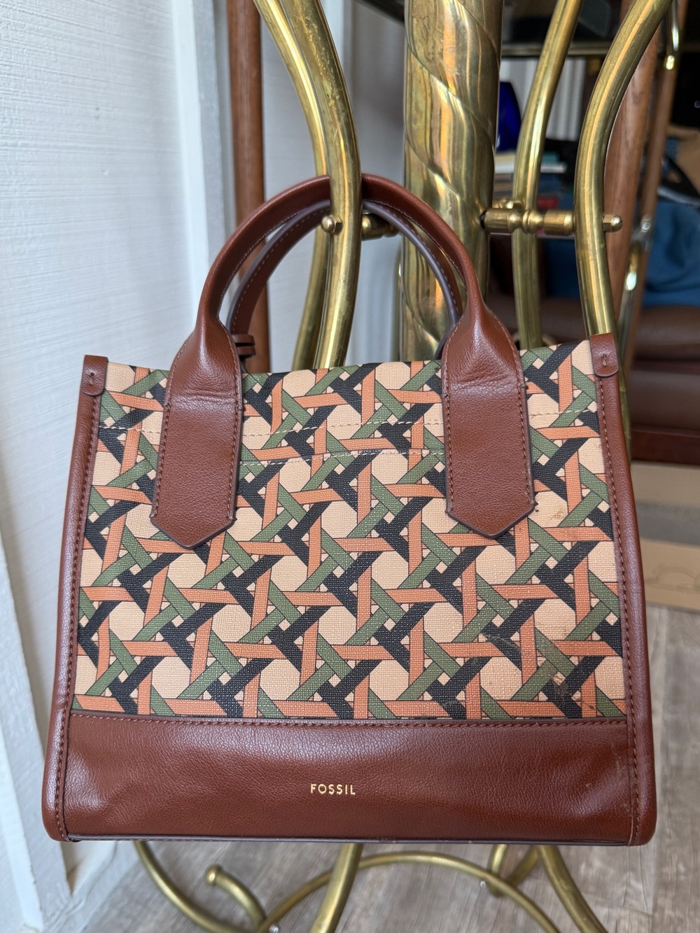 Fossil Kyler Satchel with Crossbody Strap
Orange/Tan/Green Geometric Pattern